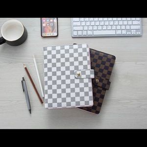 NEW WHITE A5 AGENDA PLANNER